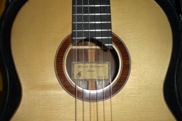 chitarra-abete-0024F63CDF3-53D5-FBD7-8878-4AD4BE3FCB12.jpg