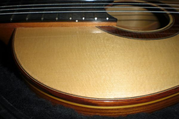 chitarra-abete-010BE3F82AA-D933-B506-BB80-CFAE5A4FD442.jpg